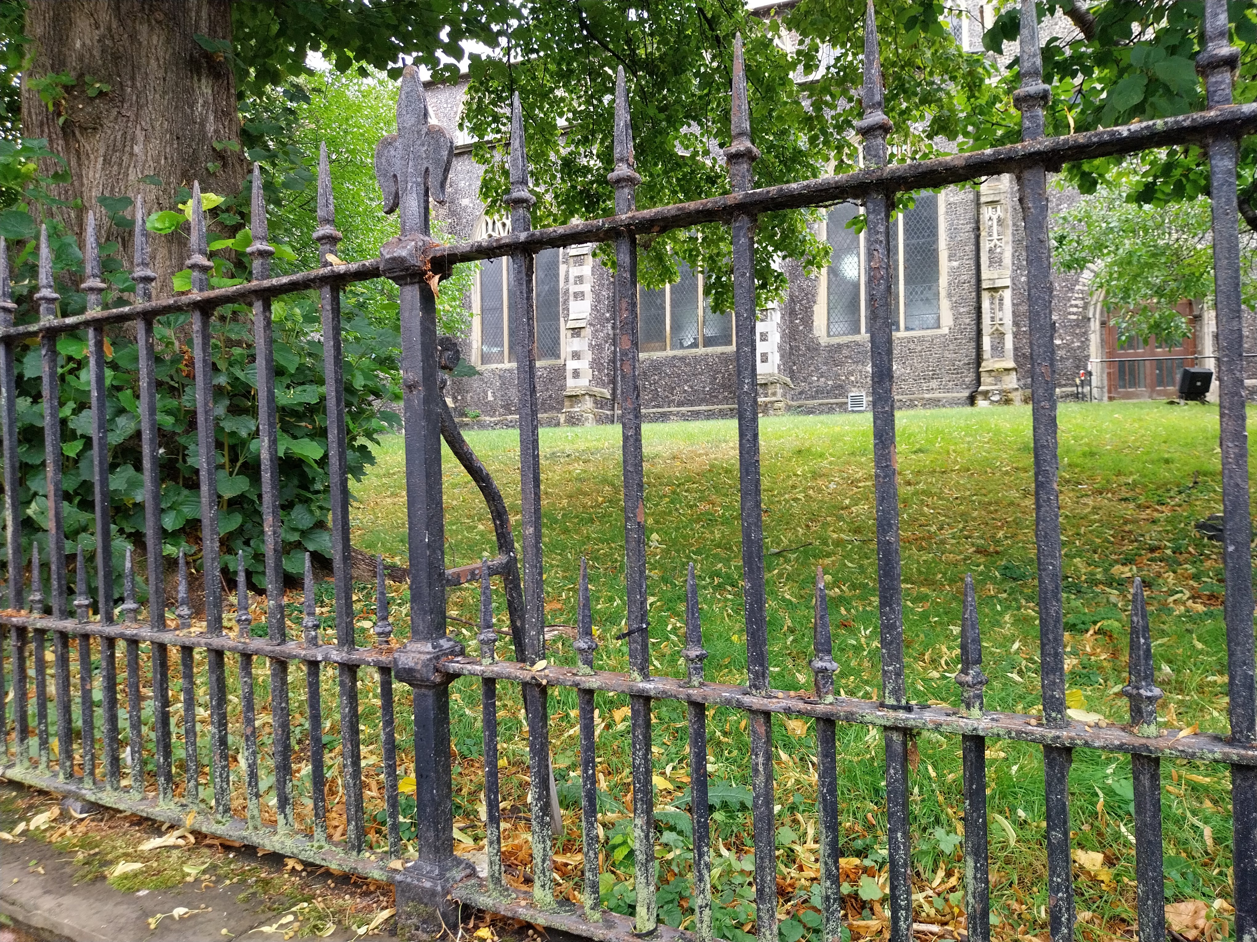 church iron fencing