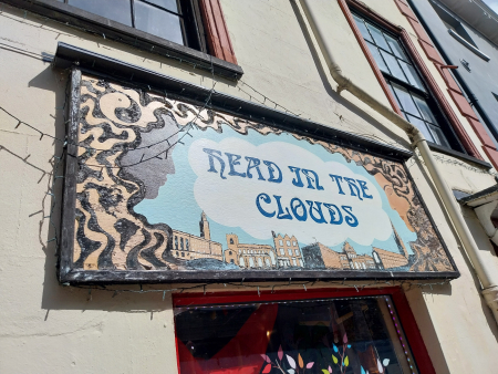 head in the clo... head in the clo...